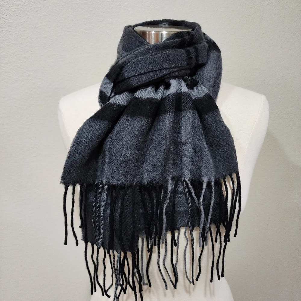 Enzo Mantovani Cashmere x Wool Scarf Plaid Black & Gray Unisex Luxury
